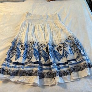 Coldwater Creek white and blue patterned full skirt size M smocked waist